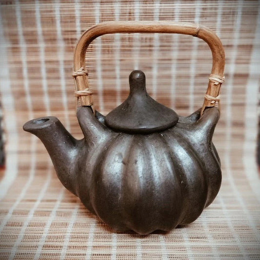Black Pottery Tea Pot 3